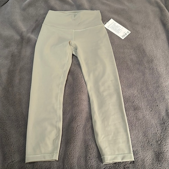 Lululemon Wunder Train HR Crop 23” - Picture 2 of 5